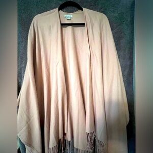 Shaw light pink/ neutral